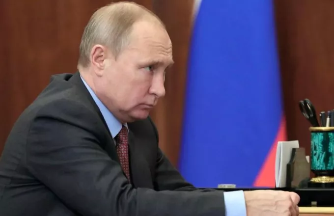 Ο Πούτιν προειδοποιεί για «δεύτερη Σρεμπρένιτσα» στην ανατολική Ουκρανία 