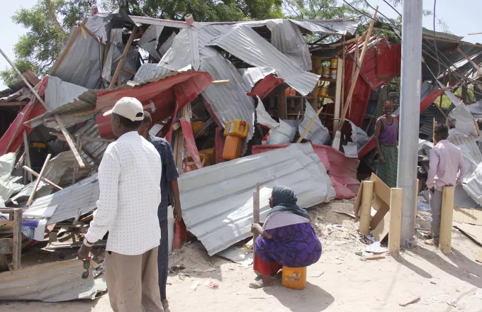 Σομαλία: Περίπου 100 νεκροί από την έκρηξη παγιδευμένου οχήματος