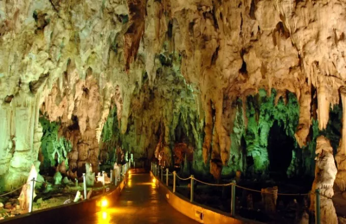 Σέρρες: Ρομπότ - ξεναγός στο σπήλαιο Αλιστράτης