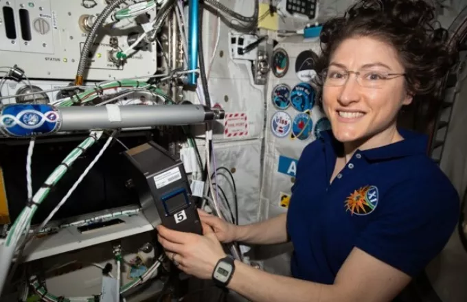 NASA: H Κριστίνα Κοχ έσπασε το ρεκόρ παραμονής μιας γυναίκας στο διάστημα