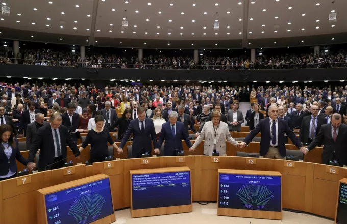 Επικύρωσε το ευρωκοινοβούλιο το Brexit - Φορτισμένο «αντίο» τους Βρετανούς βουλευτές (pics,vid)