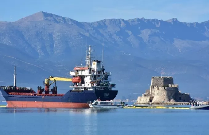Ρόδος: Ρυμουλκείται σε ασφαλές λιμάνι το ακυβέρνητο πλοίο