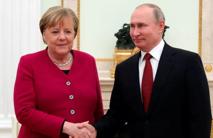 Συνομιλία Μέρκελ-Πούτιν: Τι είπαν για Ουκρανία, Ιράν και Λιβύη