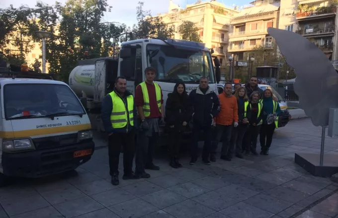 Παρέμβαση καθαριότητας στην πλατεία Βικτωρίας από τον Δήμο Αθηναίων 