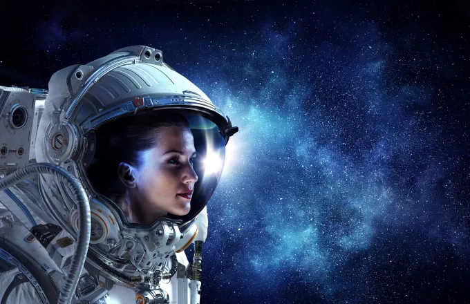 Η NASA ετοιμάζεται να στείλει την πρώτη γυναίκα στο φεγγάρι