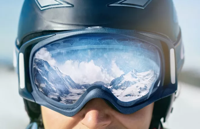 Γιατί δεν πρέπει να ξεχνάμε ποτέ τα γυαλιά ηλίου στο σκι