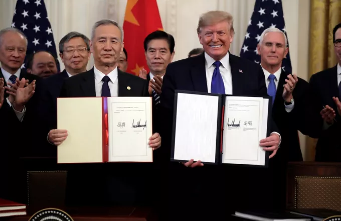 Υπεγράφη η «Φάση 1» της εμπορικής συμφωνίας ΗΠΑ - Κίνας