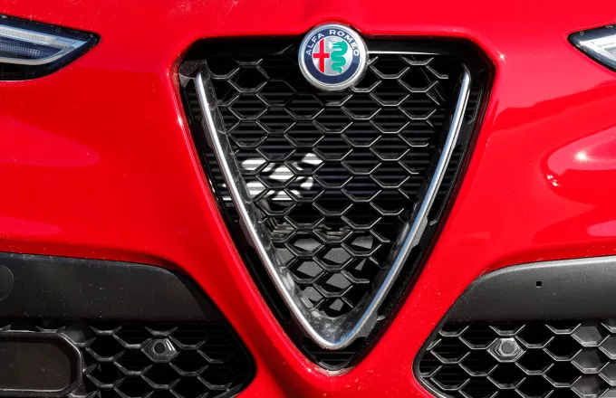 Με αυτό το ξεχωριστό λογότυπο η Alfa Romeo γιορτάζει τα 110 χρόνια της (φωτό)
