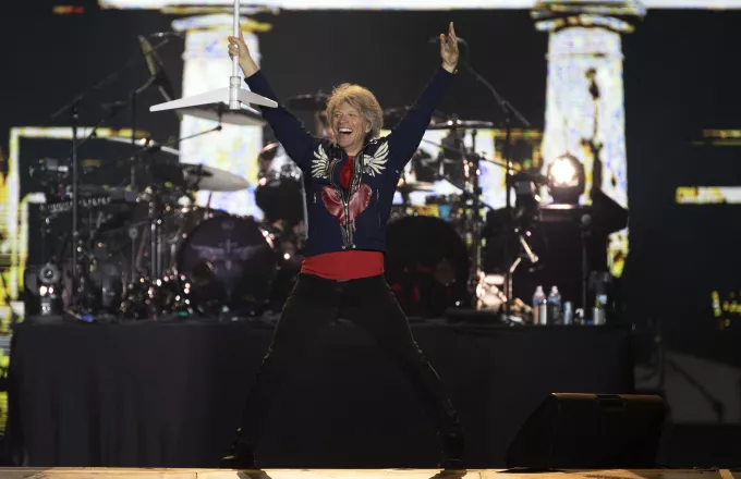 Bon Jovi: Παρουσιάζουν το νέο τους άλμπουμ μέσω Facebook (vid)