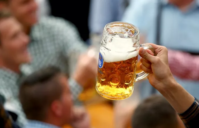 «Μπιρ...παρά»: Πώς η κρίση του κορωνοϊού απειλεί τη βιομηχανία της μπύρας
