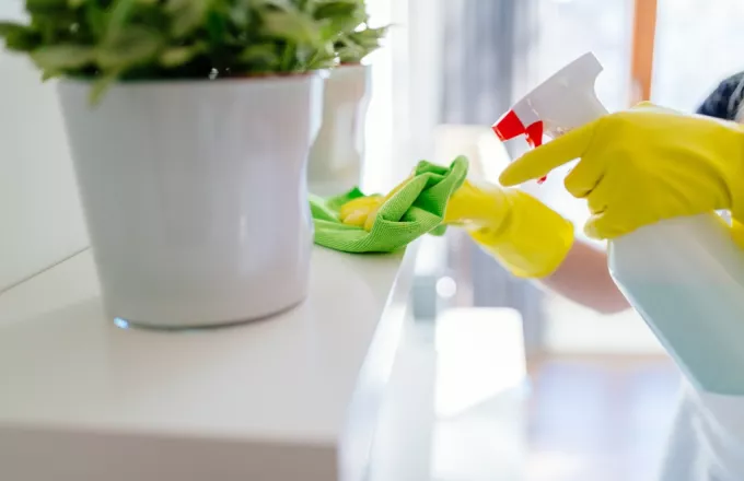 Έρευνα: Τα χημικά καθαριστικά αυξάνουν τον κίνδυνο παιδικού άσθματος