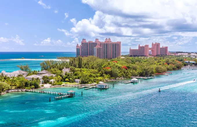 Airbnb: Αναζητά 5 άτομα να δουλέψουν για δύο μήνες στις Μπαχάμες