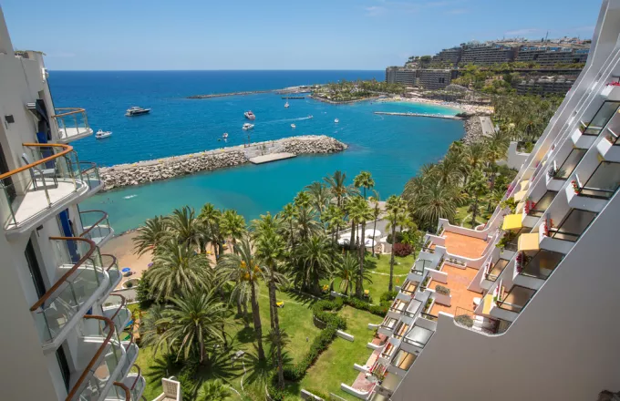 Ολόκληρο ξενοδοχείο σε καραντίνα στα Κανάρια λόγω κρούσματος κορωνοϊού