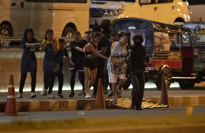 Ταϊλάνδη: Διέφυγε ο στρατιώτης που σκόρπισε τον τρόμο - Τραυματίες αστυνομικοί 