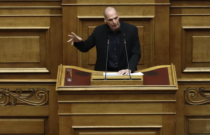 Ο Βαρουφάκης κατέθεσε στη Βουλή τις ηχογραφήσεις από το Eurogroup του 2015