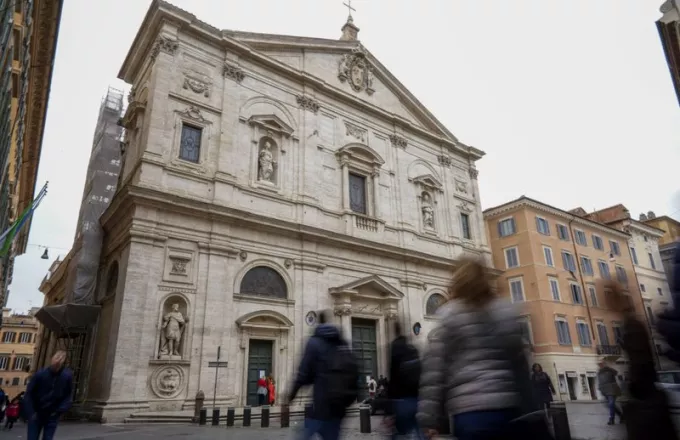 Ρώμη: Ανοιχτές οι Εκκλησίες χωρίς Λειτουργίες και Θεία Κοινωνία