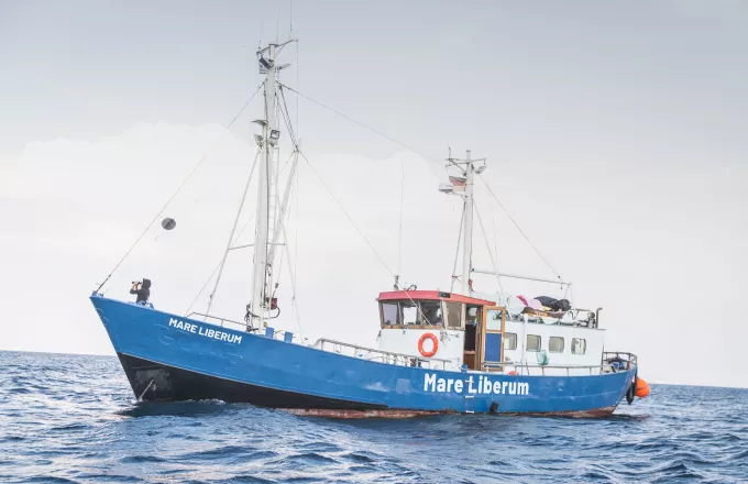 Μυτιλήνη: Κάτοικοι δεν επέτρεψαν σε πλοίο ΜΚΟ να δέσει στο λιμάνι