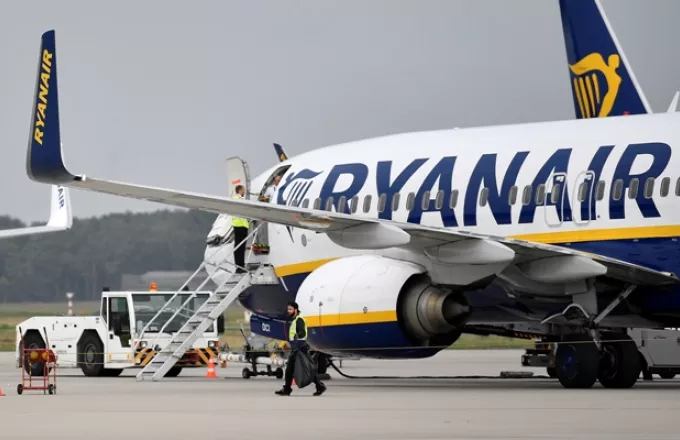 Κορωνοϊός - Ryanair: «Δεν θα πετάξουμε με άδεια τα μεσαία καθίσματα - Ηλίθια ιδέα» 