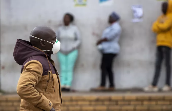 Νότια Αφρική: Πάνω από 13.000 γιατροί και νοσηλευτές έχουν προσβληθεί από τον κορωνοϊό 
