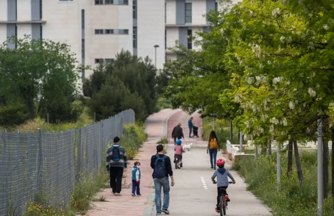 Κορωνοϊός-Ισπανία: Μετά από 6 εβδομάδες τα παιδιά βγαίνουν από το σπίτι τους για πρώτη φορά 