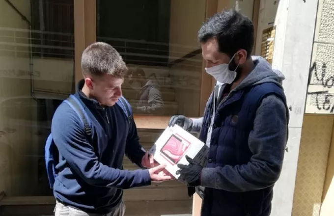 Το Κοινωνικό Φροντιστήριο της Αρχιεπισκοπής Αθηνών εφοδιάζει τους μαθητές του με tablet
