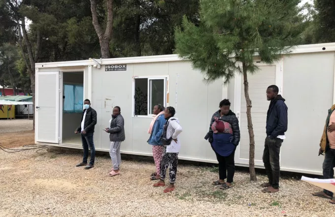 Η Αυστρία στέλνει στην Ελλάδα 181 κοντέινερ διαμονής και υγειονομικού εξοπλισμού για πρόσφυγες