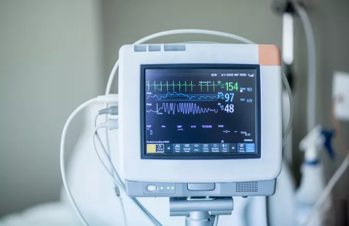 ΕΚΕ: Δωρεά φορητών Καρδιογράφων και Υπερηχογράφων «παλάμης» σε νοσοκομεία αναφοράς