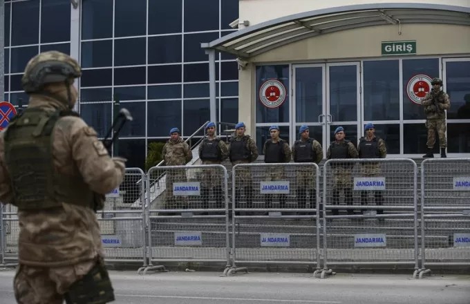 Στη φυλακή την εποχή του κορωνοϊού: Η Τουρκία αφήνει ελεύθερους 90.000 κρατούμενους