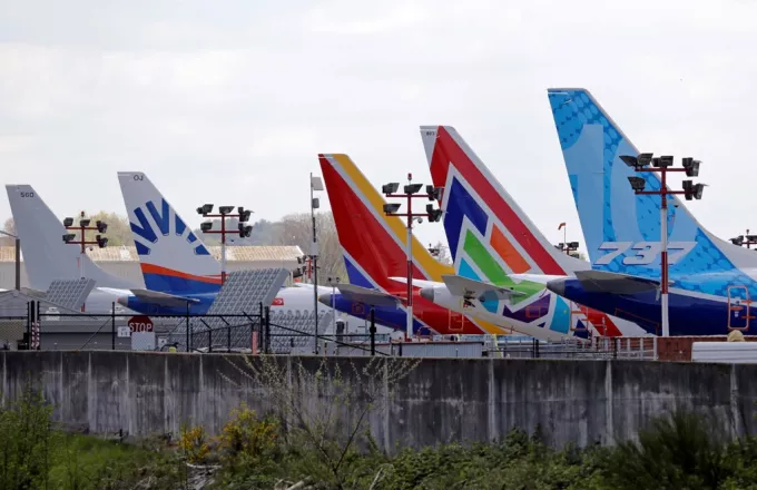 Πού βρίσκονται «παρκαρισμένα» τα 17.000 αεροπλάνα που δεν πετάνε;