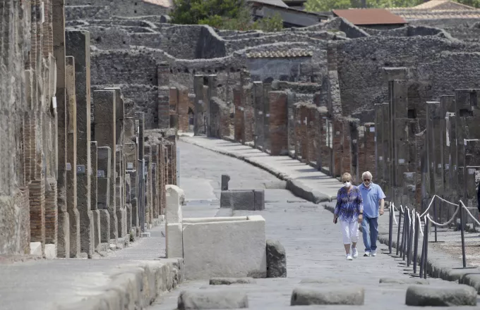 Ιταλία-Κορωνοϊός: Ο αρχαιολογικός χώρος της Πομπηίας άνοιξε πάλι για τους τουρίστες