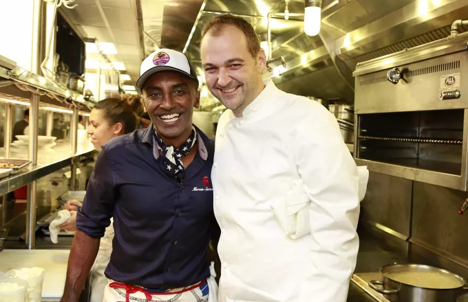 ΗΠΑ: Βραβευμένος σεφ μετατρέπει το πανάκριβο εστιατόριό του σε κουζίνα απόρων (pics)