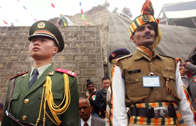 «Παύσατε πυρ»: Κίνα και Ινδία κατευνάζουν την ένταση στα σύνορα τους