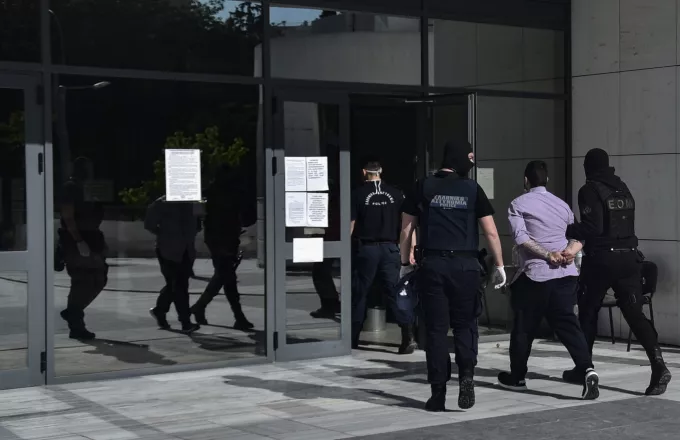 Θεσσαλονίκη: 12 συλλήψεις σε αστυνομική επιχείρηση στον Σταθμό Διαλογής του ΟΣΕ