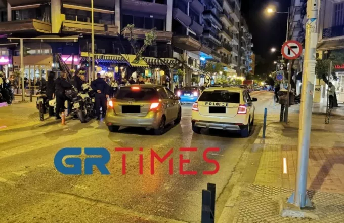 Θεσσαλονίκη: Παρέμβαση της ΕΛ.ΑΣ έξω από καταστήματα με «take away» ποτά