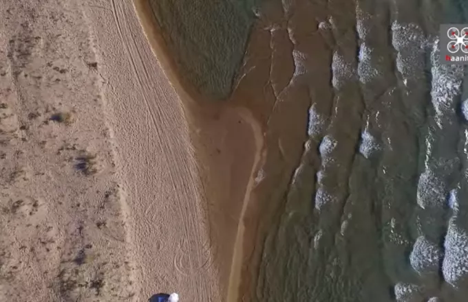 ΒΙΝΤΕΟ: "Ανάσα δροσιάς: 5 χιλιόμετρα παραλία με αμμόλοφους και ρηχά, ζεστά νερά"