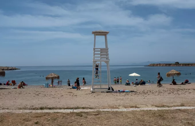 Ανοίγουν οι οργανωμένες παραλίες το Σαββατοκύριακο -Μέγιστος αριθμός 40 άτομα ανά 1000 τμ