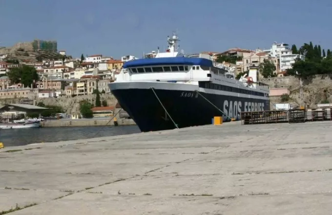 Πρόσκρουση φορτηγών πλοίων στο λιμάνι της Θεσσαλονίκης