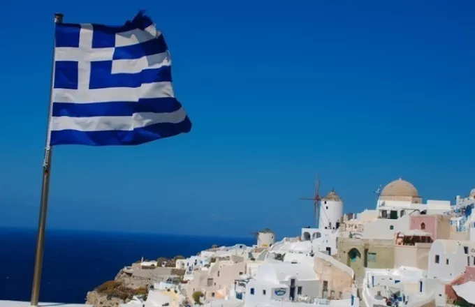 Η Ελλάδα «αεροπορική γέφυρα» για τους τουρίστες - Τι λένε τα ξένα ΜΜΕ