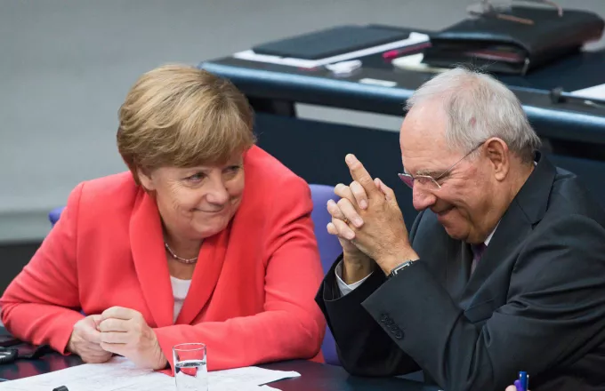 Γερμανία - Συνταγματικό Δικαστήριο: Μέρκελ - Σόιμπλε αποφάσιζαν για την Ελλάδα ερήμην της Βουλής
