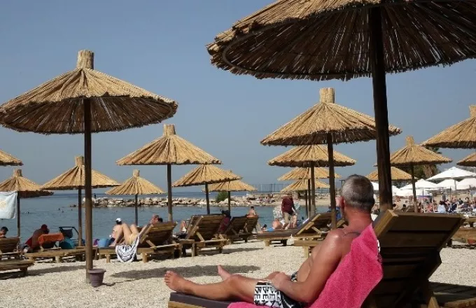 Πως η πανδημία επηρεάζει διάθεση - δυνατότητα μας για διακοπές - Η αναφορά για Ελλάδα