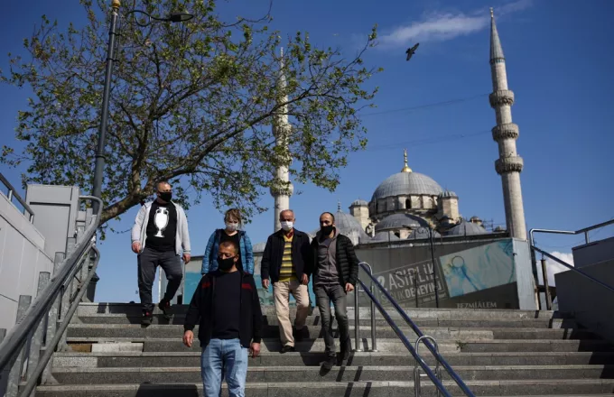 «Τρέμει» τους δημάρχους ο Ερντογάν: Κέρδισαν πόντους που τον αψήφισαν για τον κορωνοϊό
