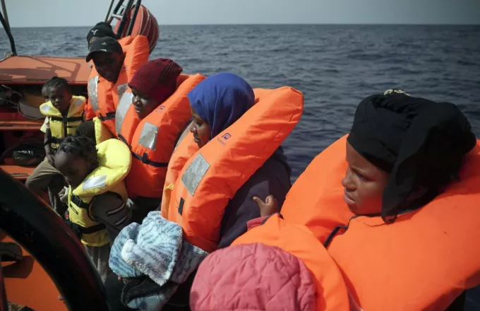 Αποκαλύψεις Μηταράκη: Έτσι η Τουρκία διευκολύνει τους διακινητές παράτυπων μεταναστών