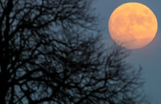Πανσέληνος και έκλειψη παρασκιάς Σελήνης την Παρασκευή 5/6 ορατή και από την Ελλάδα