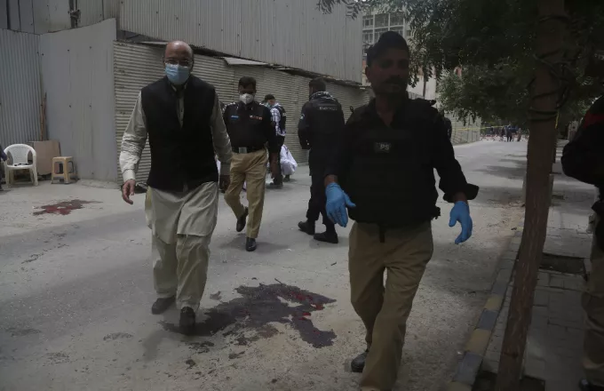 Ένοπλη επίθεση στο Πακιστάν με 6 νεκρούς - Σκοτώθηκαν και οι δράστες (pics)