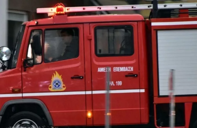Πύργος: 2 πυροσβέστες τραυματίστηκαν ελαφρά μετά την ανατροπή οχήματος