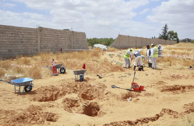 Λιβύη: Έντεκα πτώματα ανασύρθηκαν από ομαδικό τάφο στην Ταρχούνα