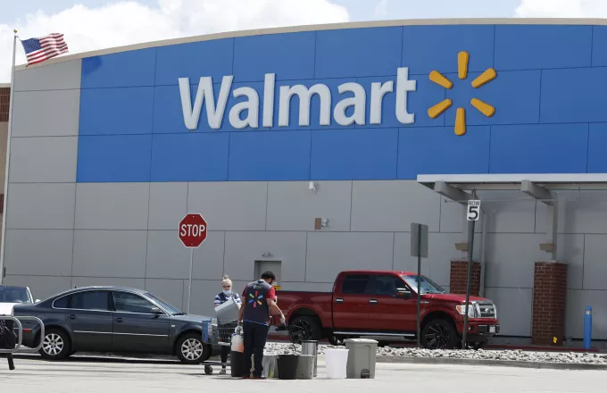 Walmart και Disney "έκοψαν" τις χορηγίες σε μέλη του Κογκρέσου που καταψήφισαν επικύρωση της νίκης Μπάιντεν