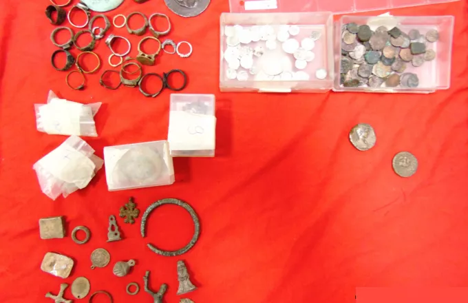Αμύθητους αρχαίους θησαυρούς κατείχε 64χρονος που συνελήφθη στη Δράμα (pics)