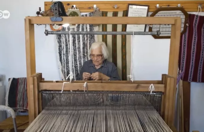 Το μυστικό μακροζωίας στην Ικαρία εξηγεί η γιαγιά Ιωάννα 109 ετών (vid)