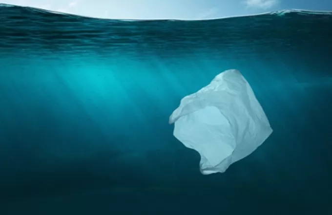 Η παγκόσμια μάχη κατά των ρυπογόνων πλαστικών στην εποχή της πανδημίας
